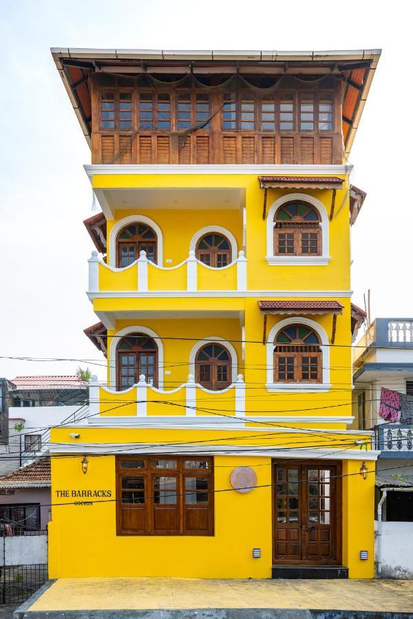 The Barracks Cochin Apartment Kochi Bagian luar foto