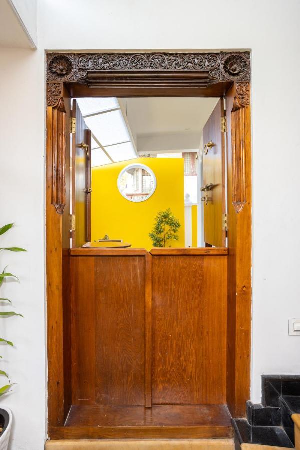 The Barracks Cochin Apartment Kochi Bagian luar foto