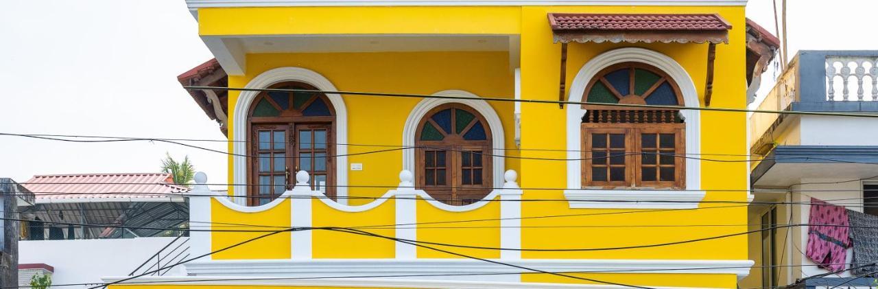 The Barracks Cochin Apartment Kochi Bagian luar foto