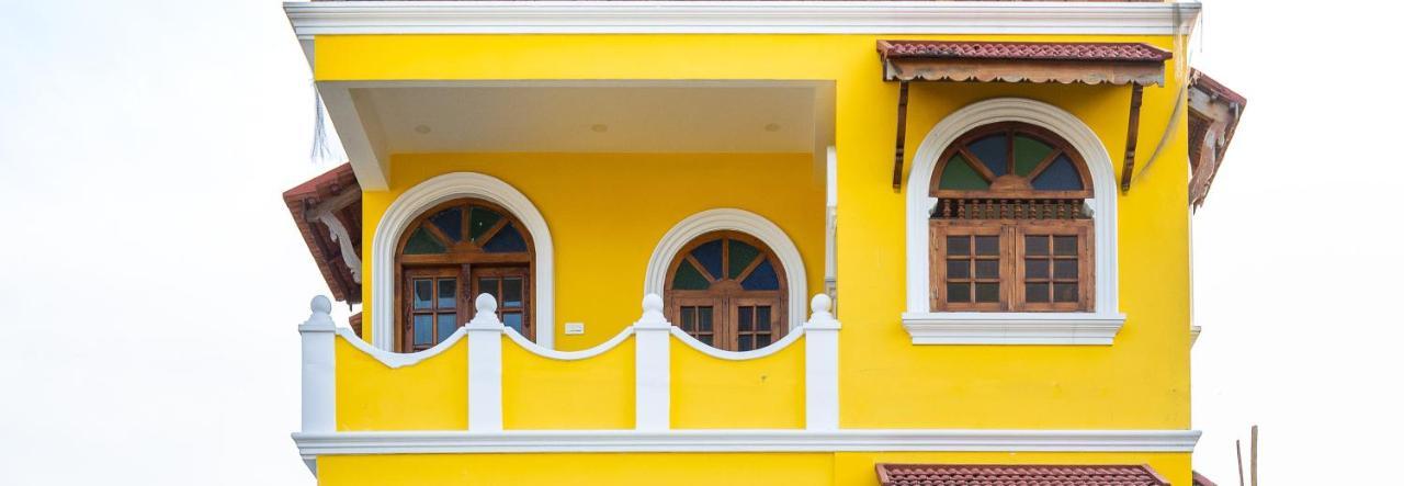 The Barracks Cochin Apartment Kochi Bagian luar foto
